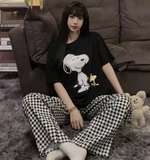 ชุดนอนแขนสั้นขายาว ผ้ายืด ฟรีไซส์ เสื้อดำ กางเกงสก็อต