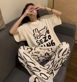 ชุดนอนแขนสั้นขายาว ผ้ายืด ฟรีไซส์ เสื้อลายกระต่าย กางเกงสก็อต