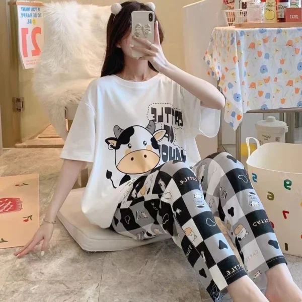 ชุดนอนแขนสั้นขายาว ผ้ายืด ฟรีไซส์ เสื้อลายวัว กางเกงสก็อต